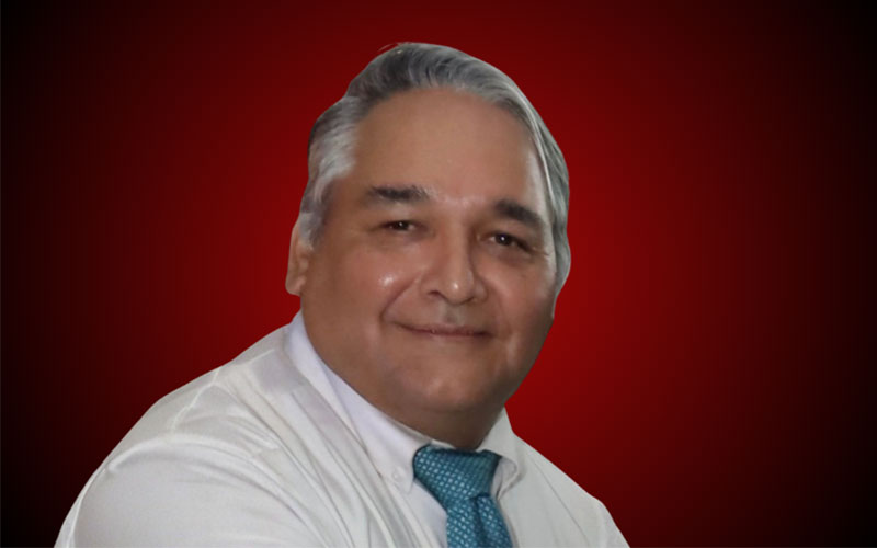 Photo of guest speaker Gilbert Gonzales, USAA Systems Engineer and SWTX Alum.